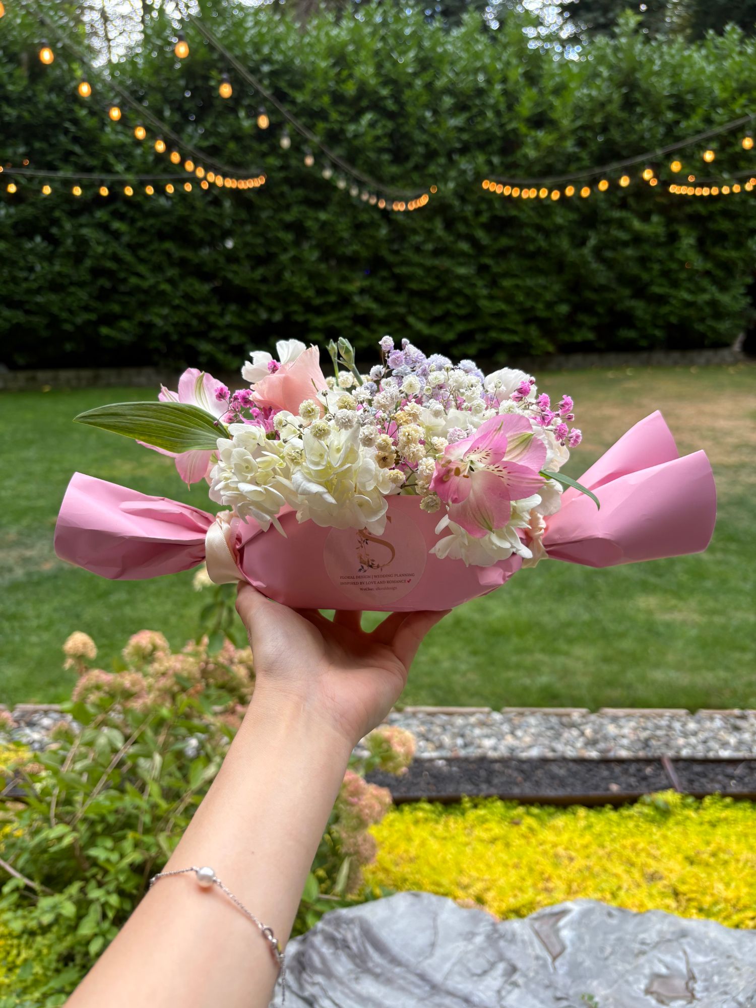 A finished bouquet from a Floral Salon class